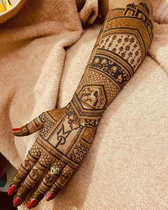 back hand western mehndi design