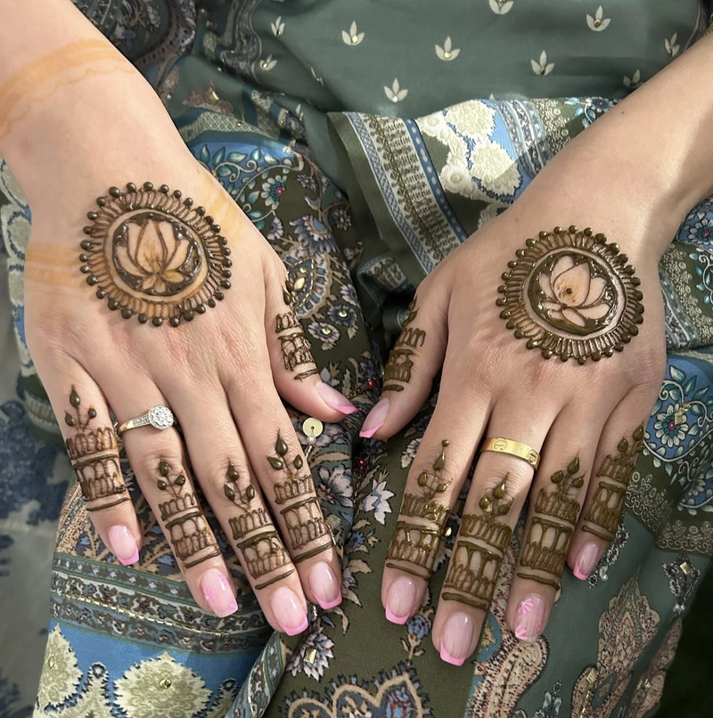 back lotus mehndi design