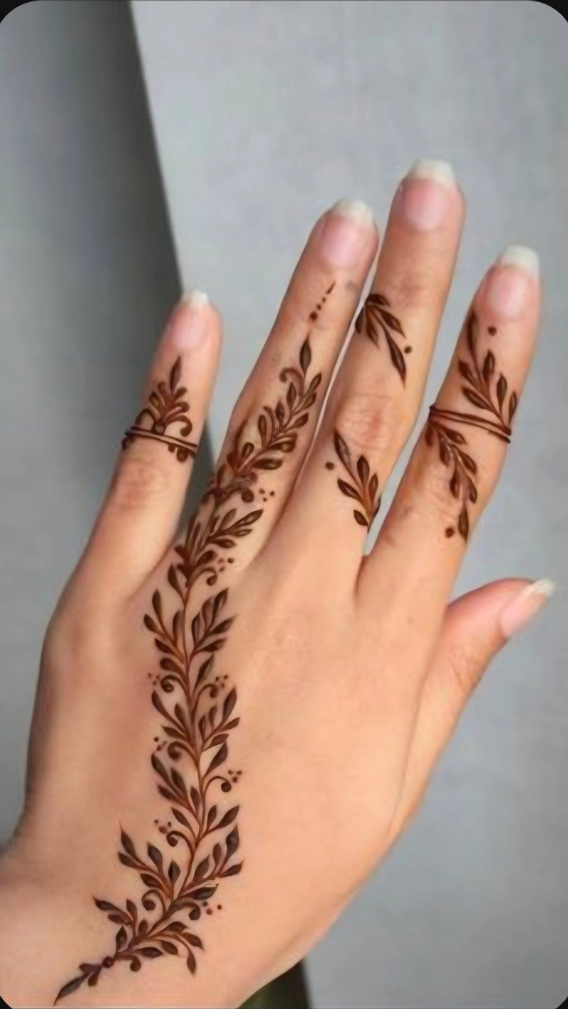 beautiful khafif mehndi design