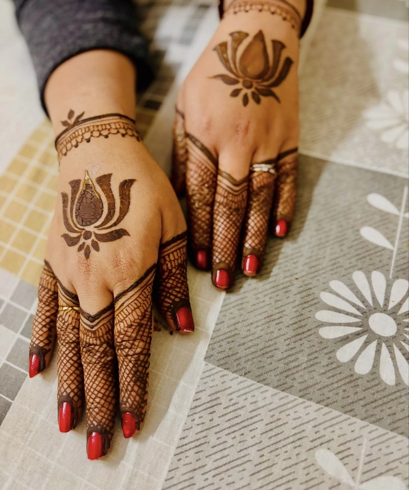 beautiful lotus mehndi design