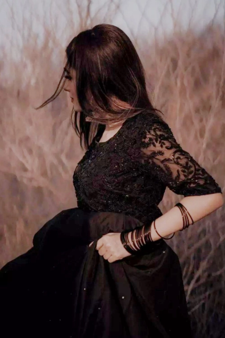 black dress dp