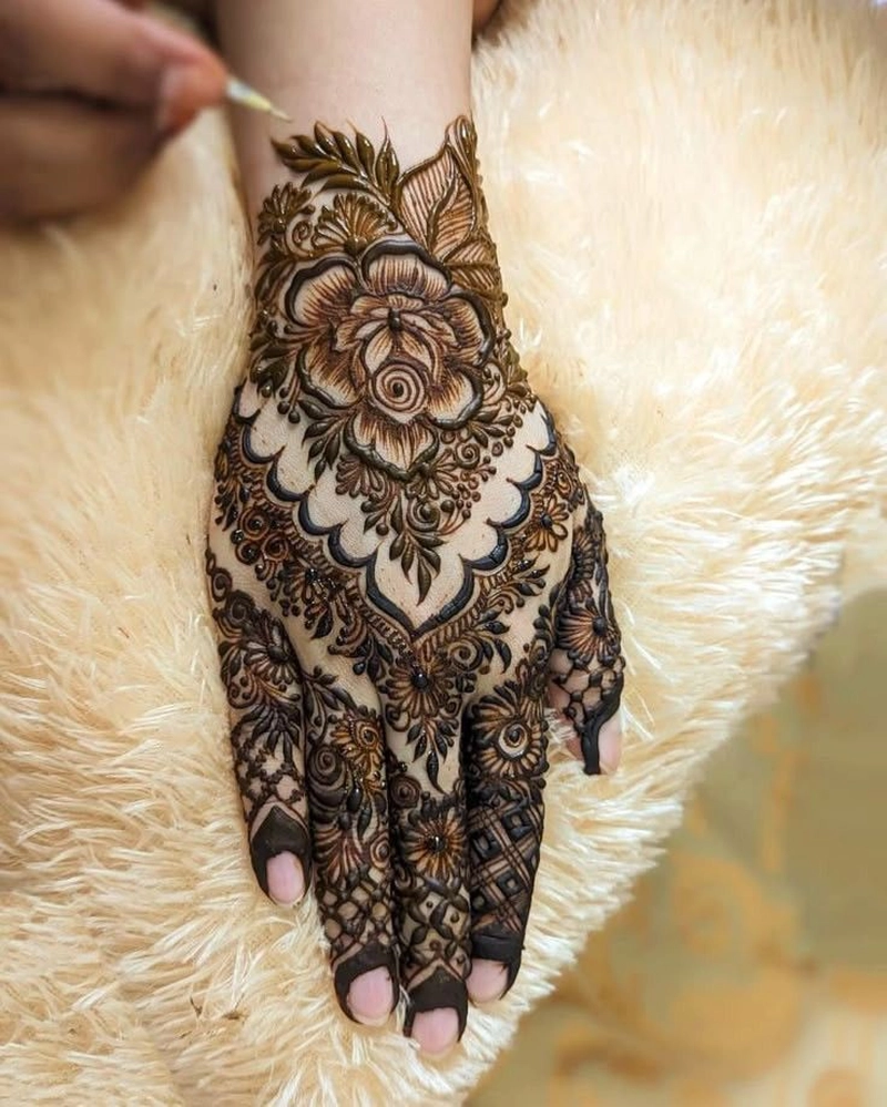 bridal khafif mehndi design