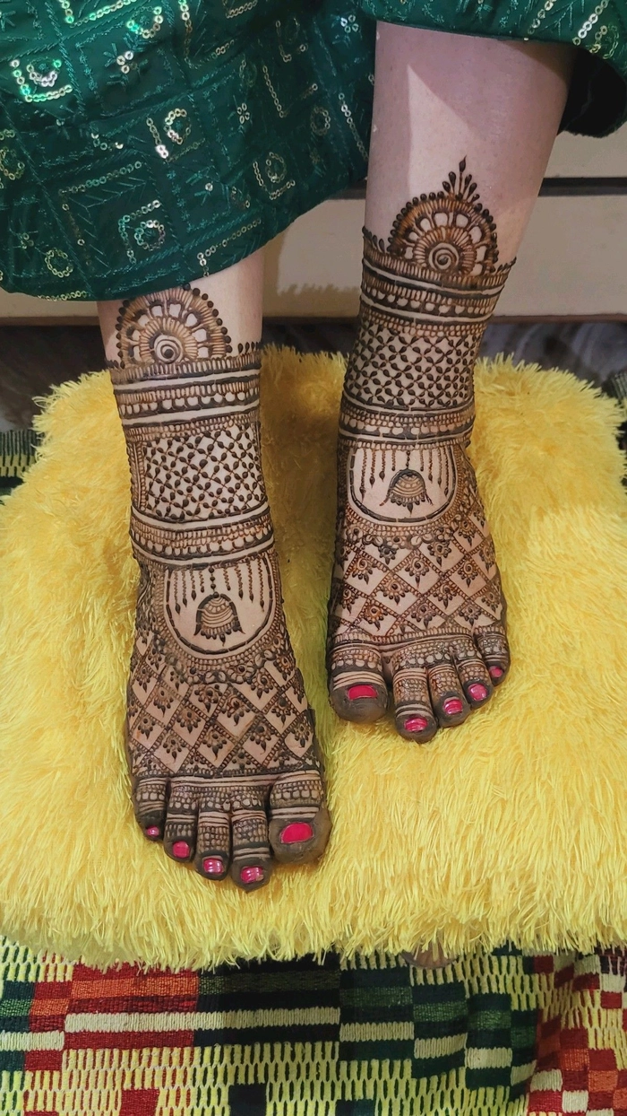 bridal mehndi design pair ka