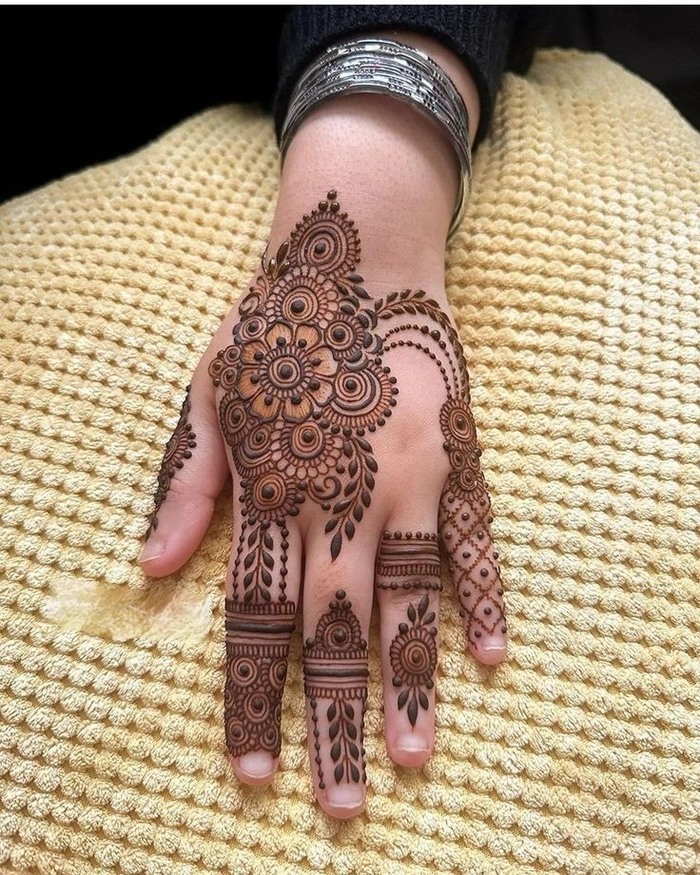 bumbro mehndi design upper hand