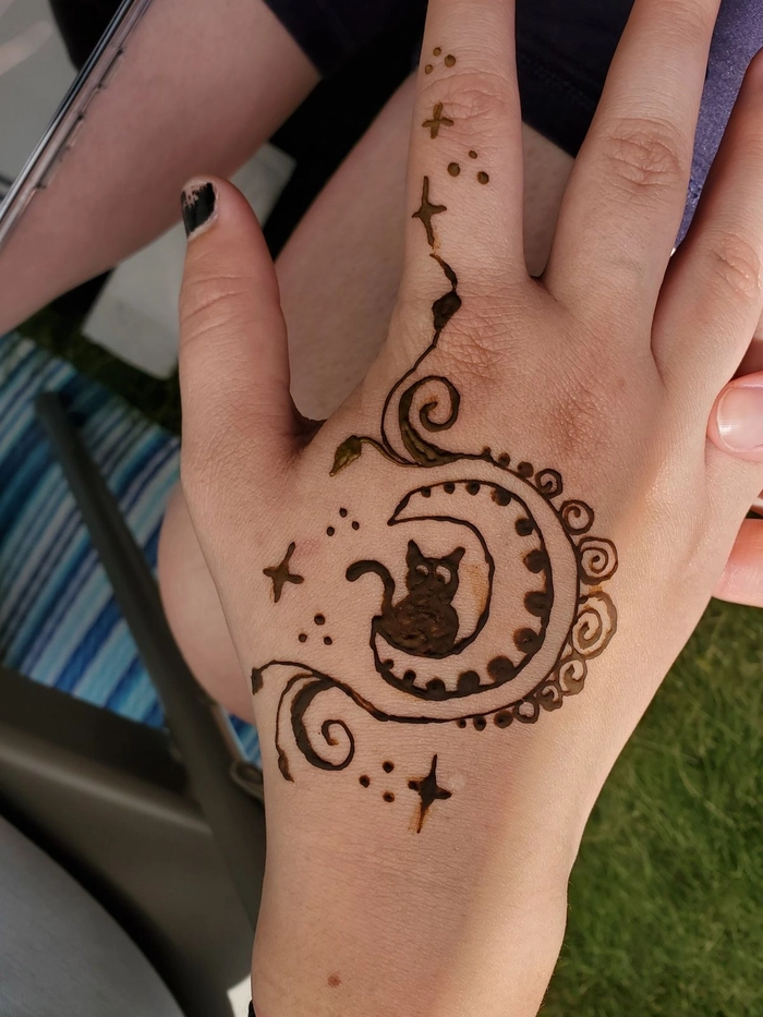 cat in mehndi design
