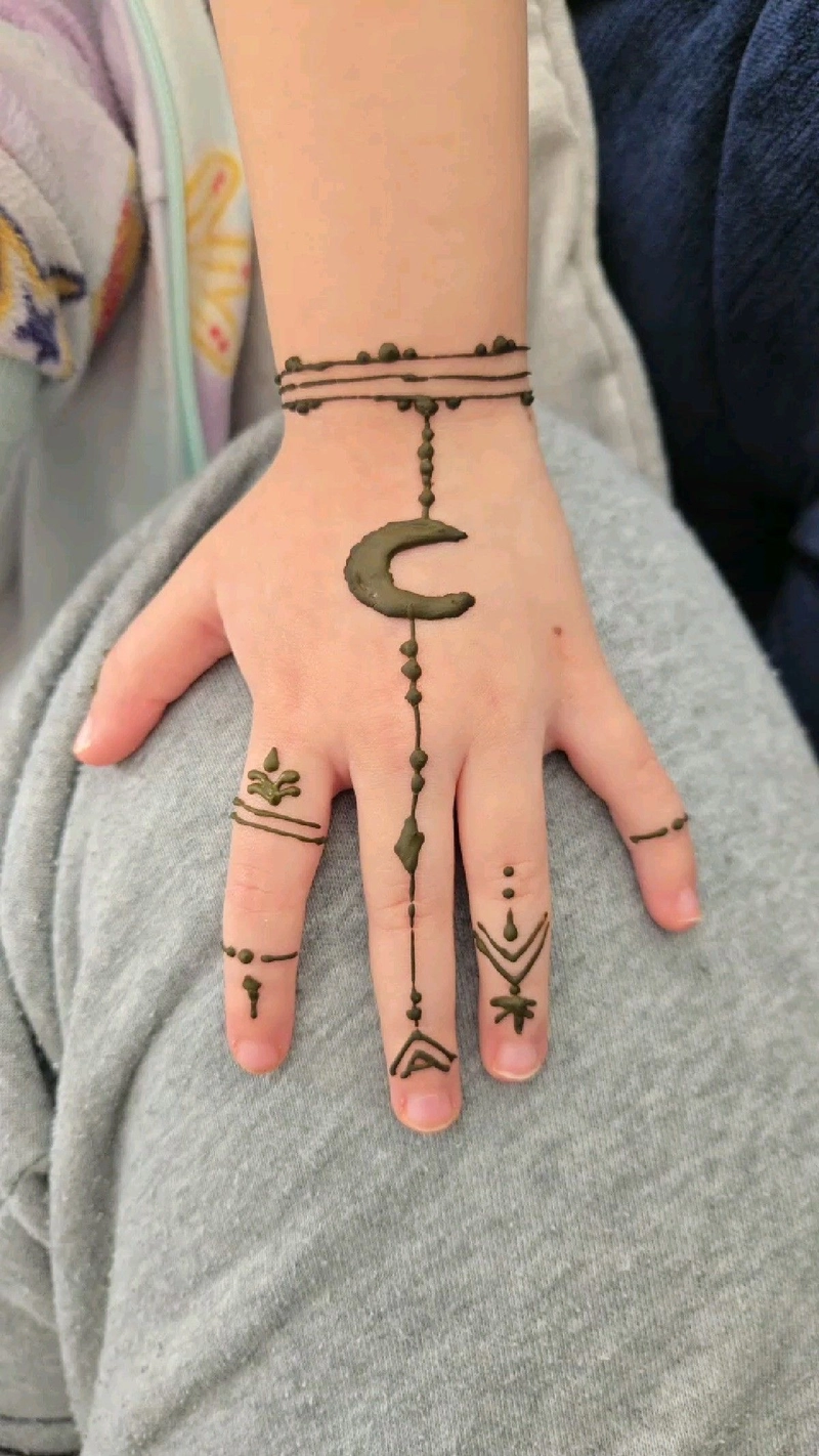cute simple mehndi designs for kids