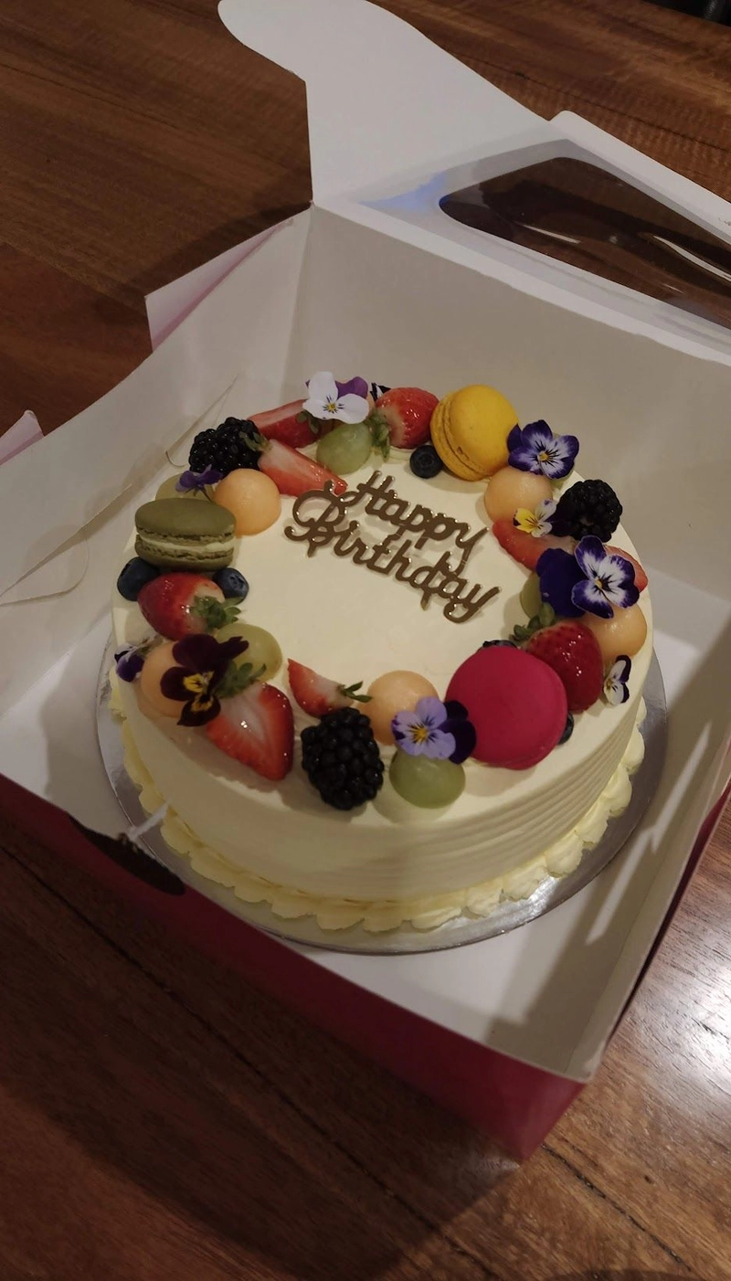 dp happy birthday cake