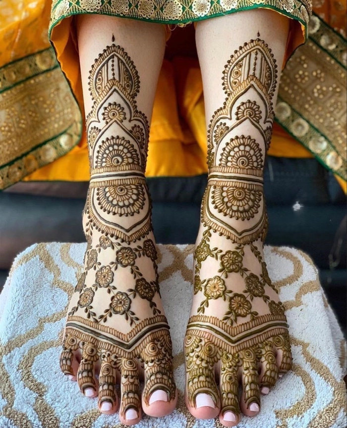 dulhan mehndi design pair ka photo