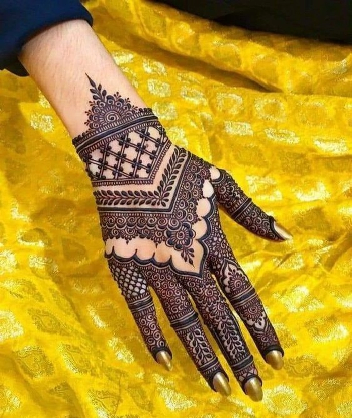 dulhan mehndi design upper hand