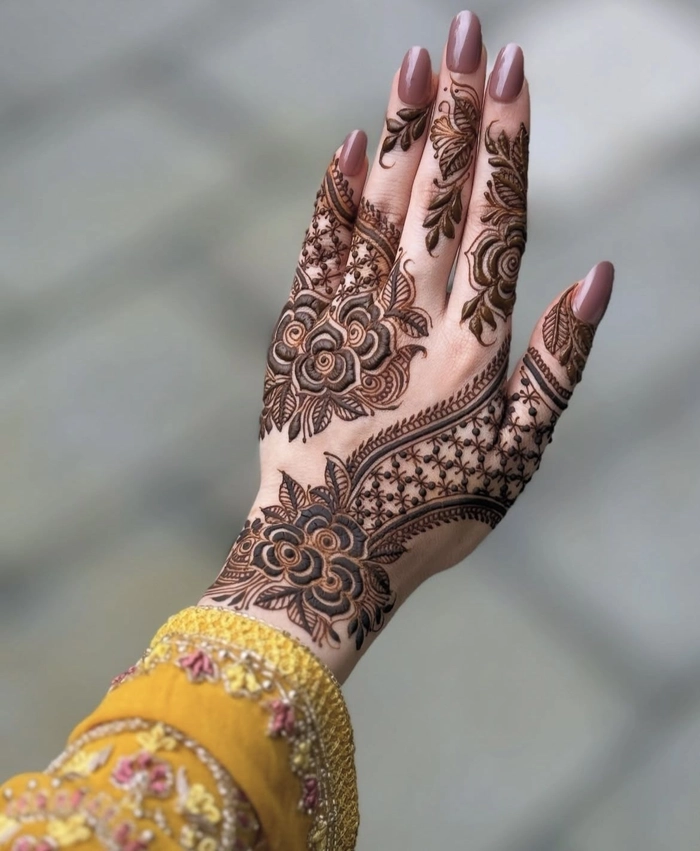 easy mehndi design for upper hand
