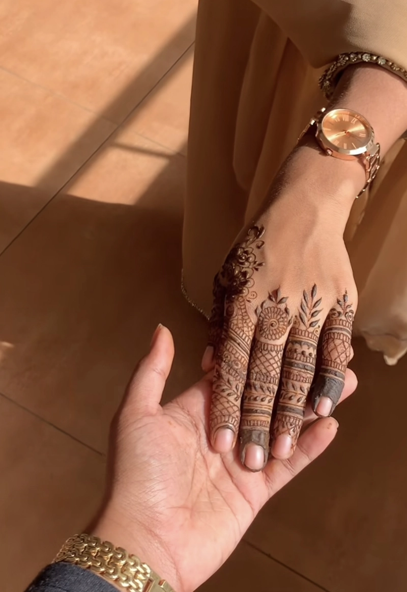 easy mehndi design only fingers