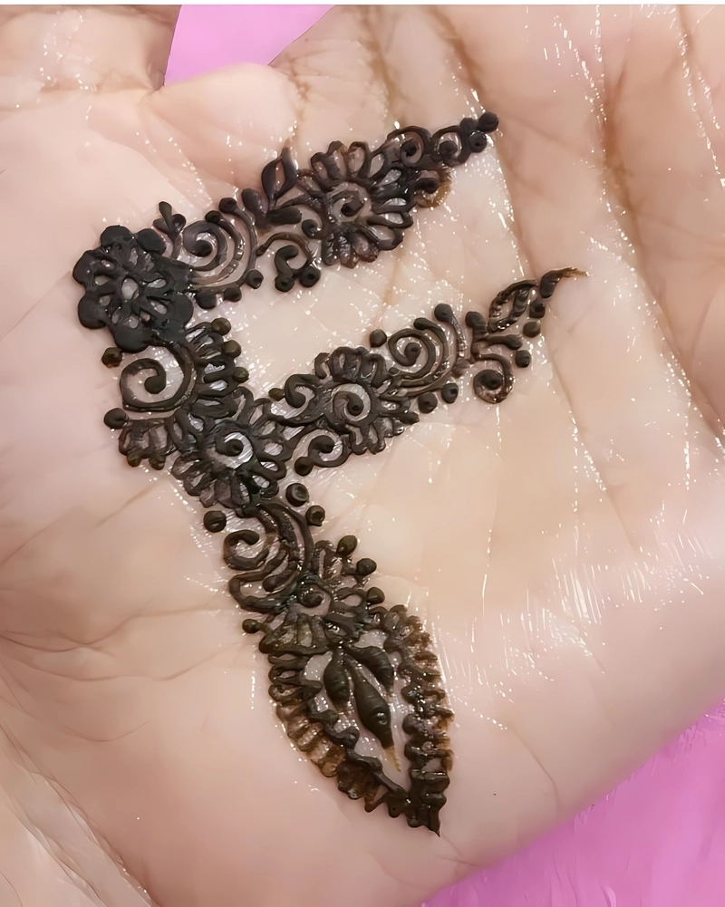 f diye mehndi design