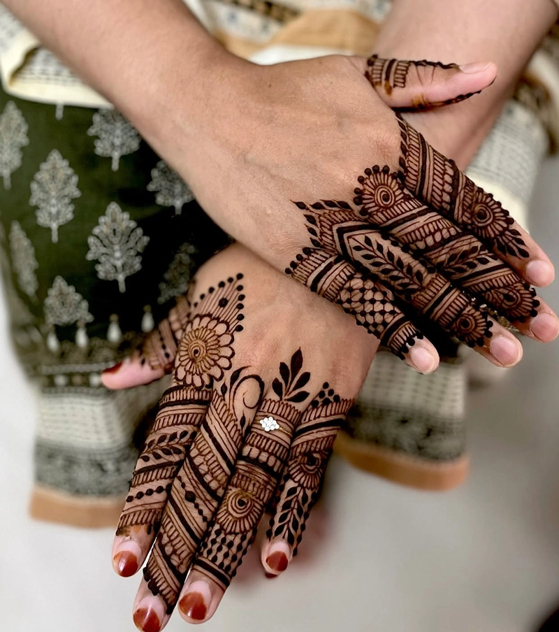 finger only mehndi design
