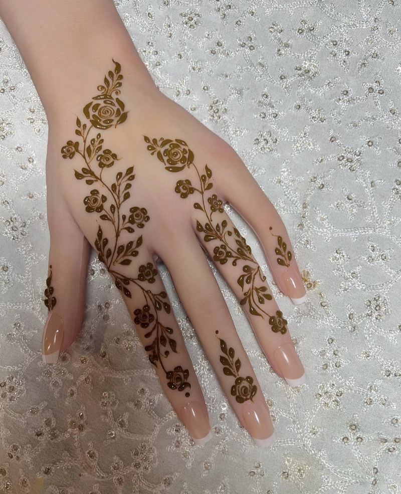 floral rose mehndi design
