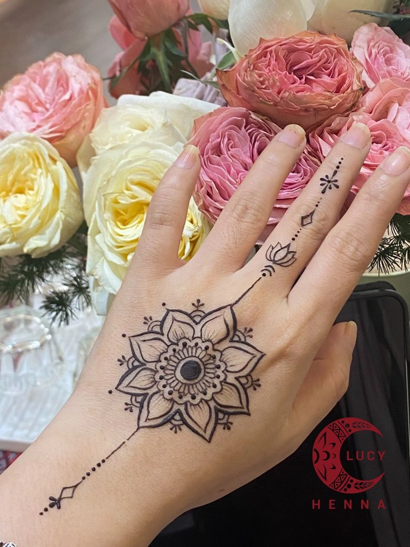 flower khafif mehndi design