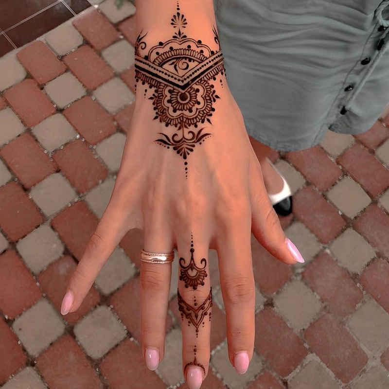 front hand wrist mehndi design