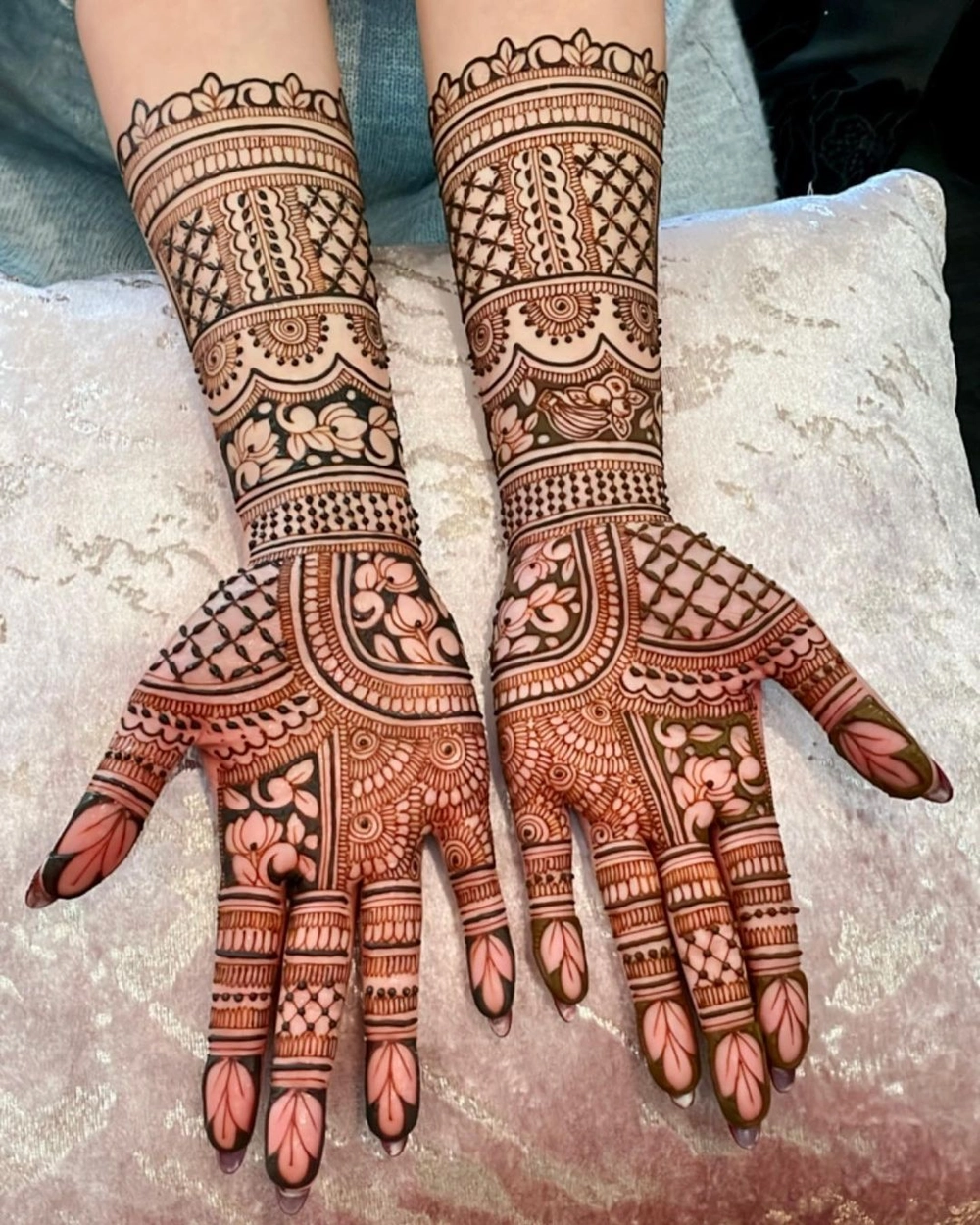 full hand unique mehndi design for raksha bandhan
