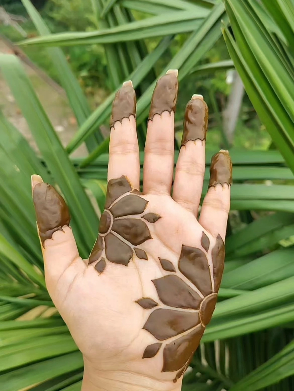 gol mehndi design photo simple and beautiful front handlatest gol mehndi design