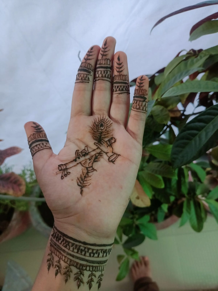janmashtami mehndi design simple