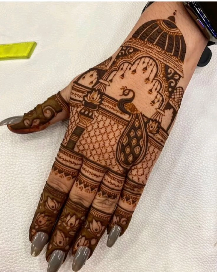 janmashtami special mehndi design back hand