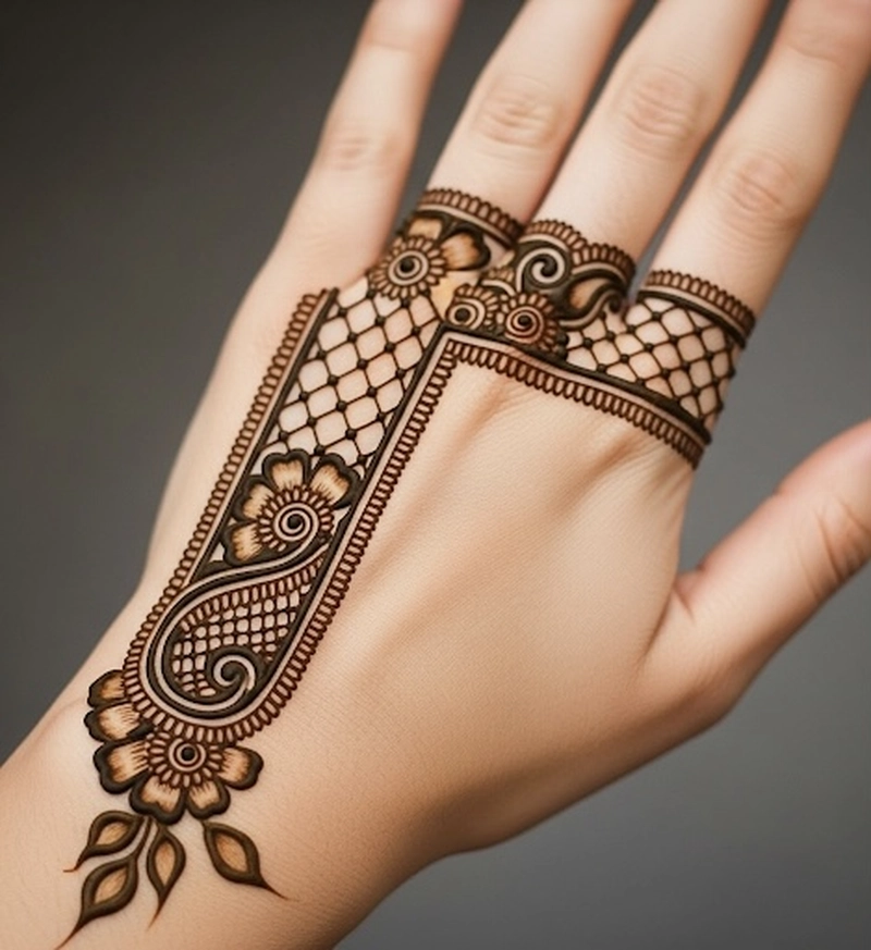l mehndi design front hand