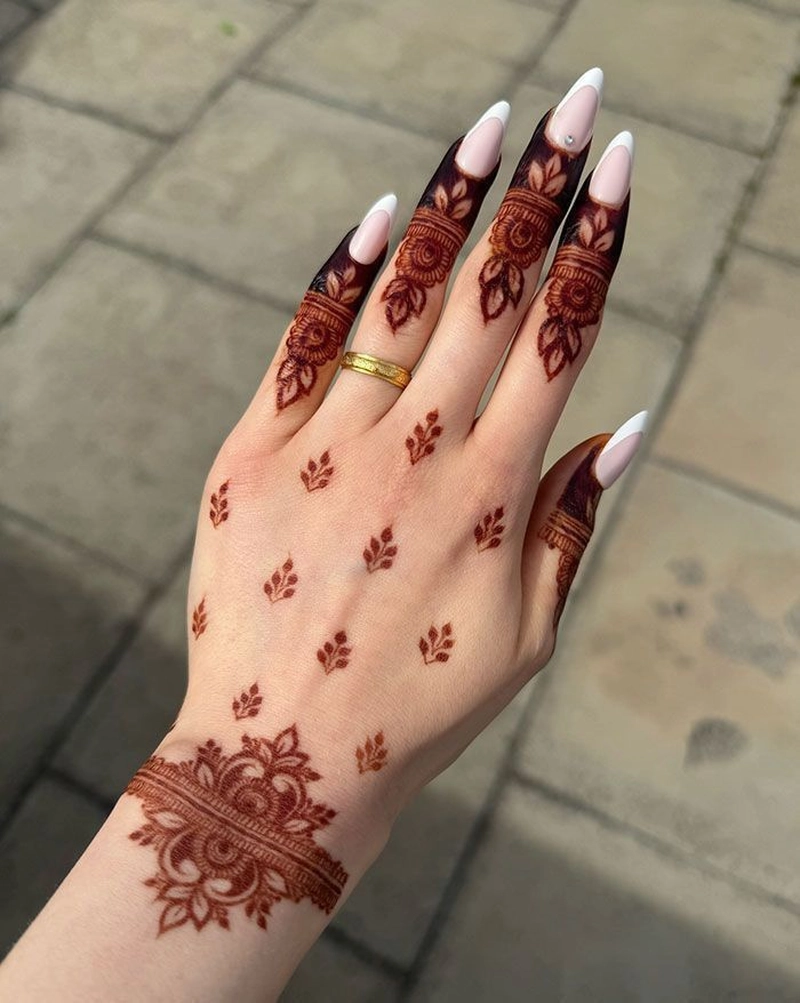 latest khafif mehndi design