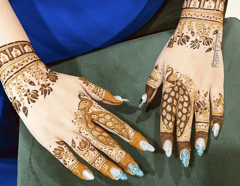 lotus mehndi design simple