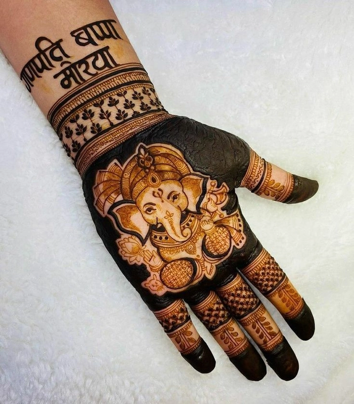 mahadev mehndi design simple