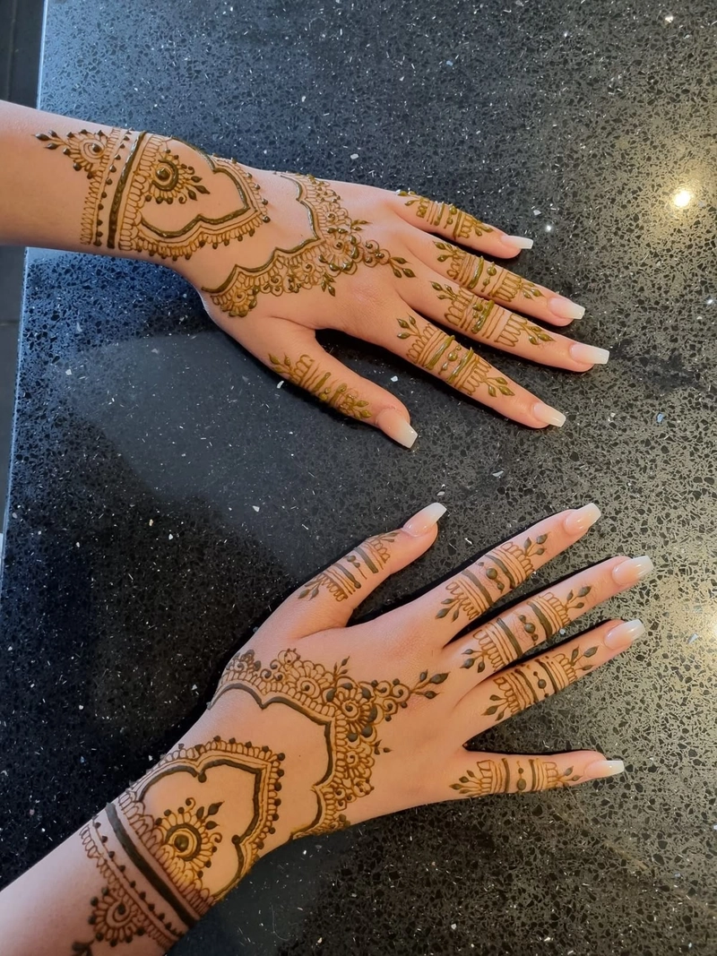 mehendi design wrist band