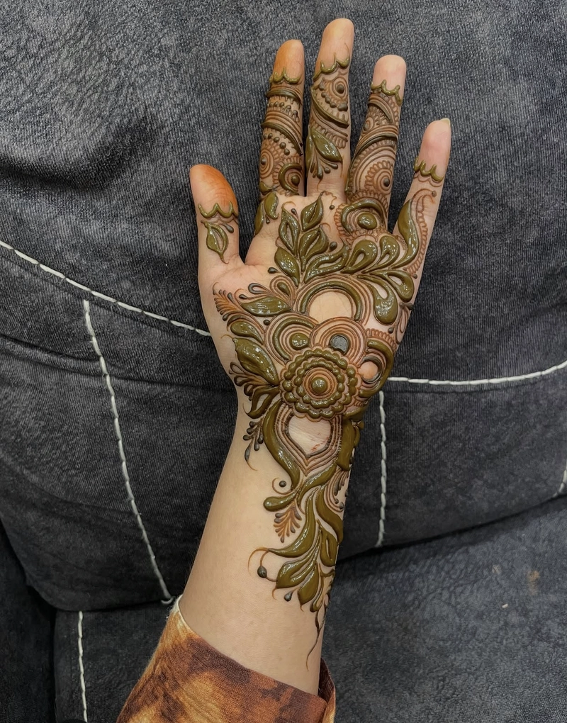 mehendi mandala design