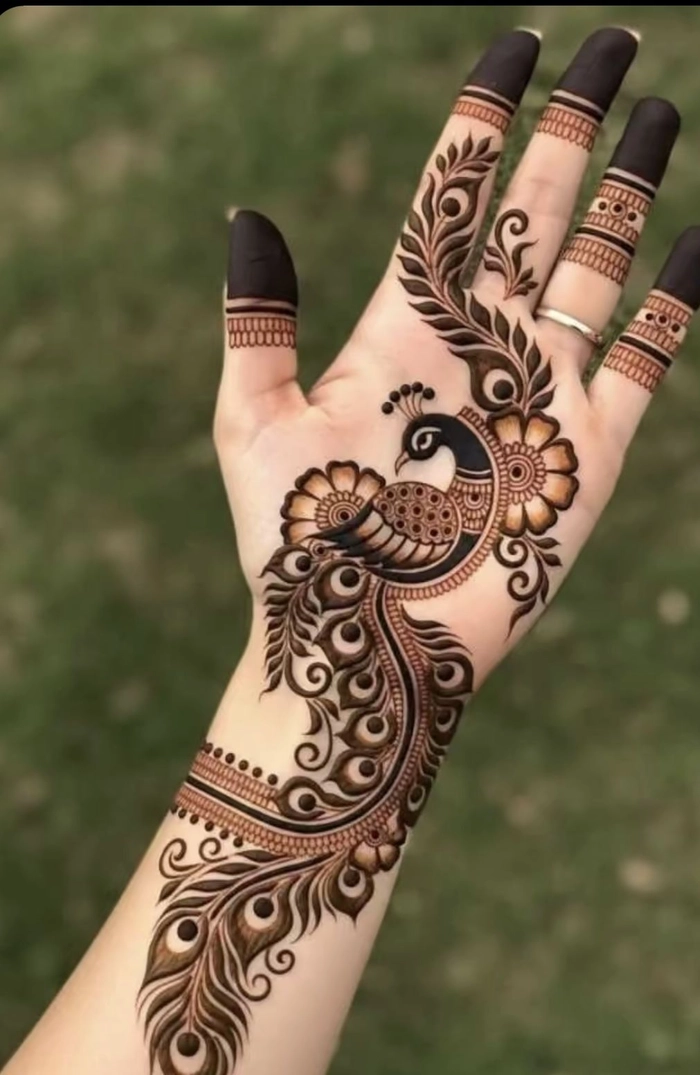 mehndi design front hand left