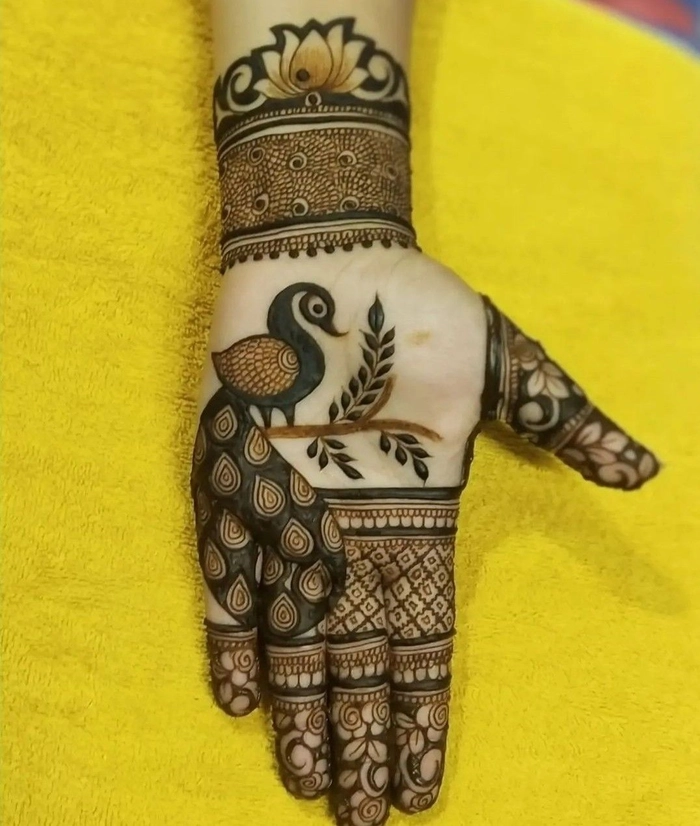 mehndi design front hand peacock