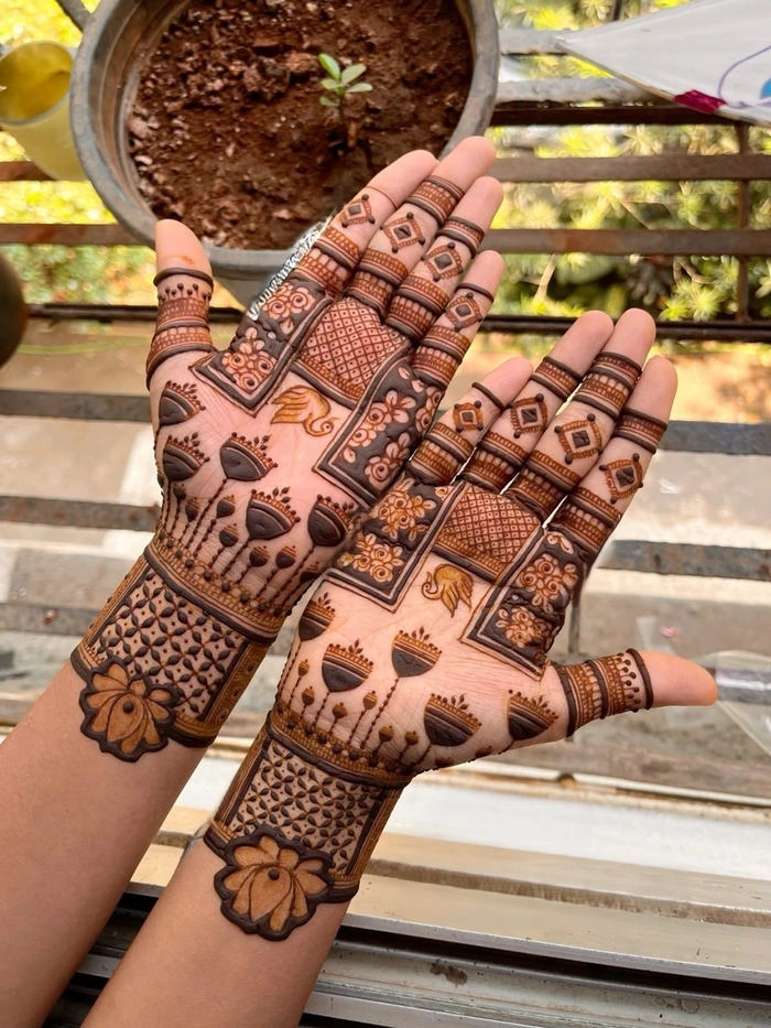mehndi design front hand simple