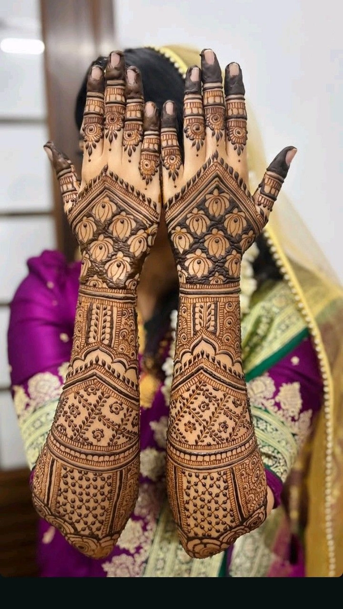 mehndi design in upper hand