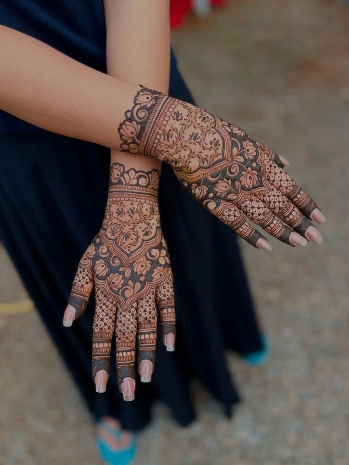 mehndi design upper hand full