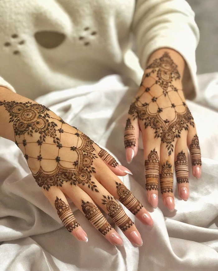 mehndi design upper hand simple simple and beautiful