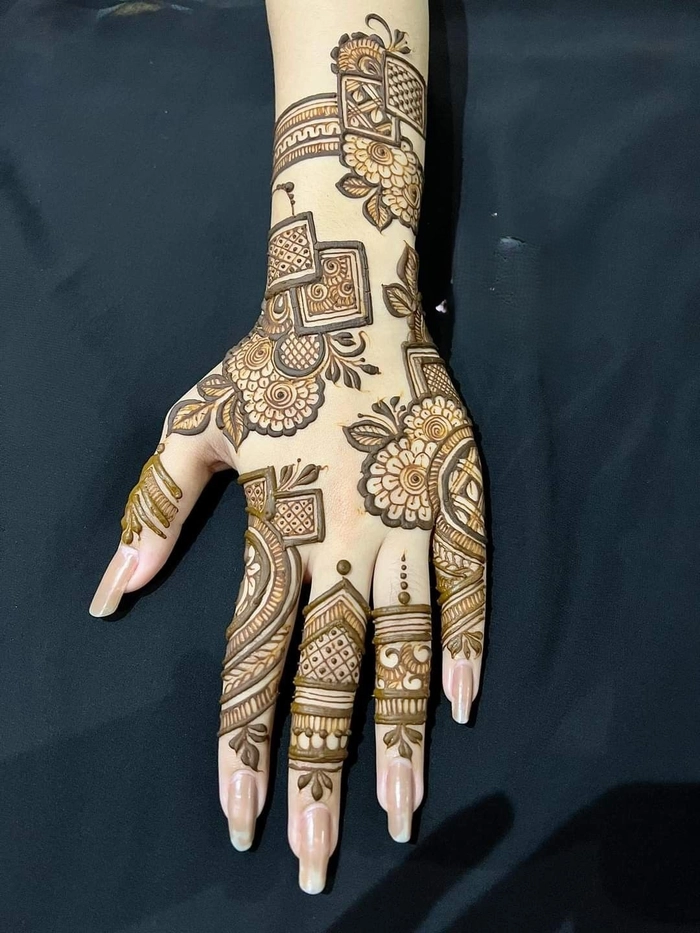 mehndi design upper hand simple