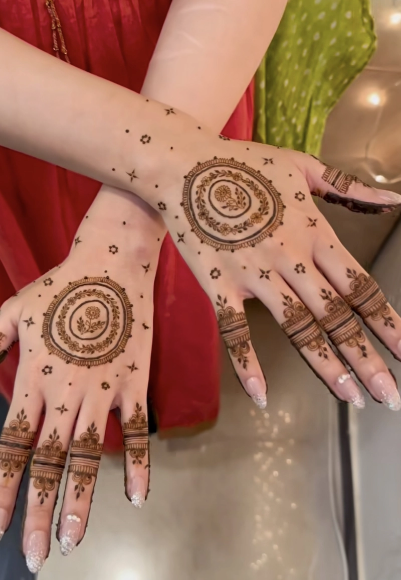 mehndi wrist design