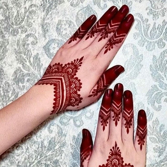 modern V Mehndi Design