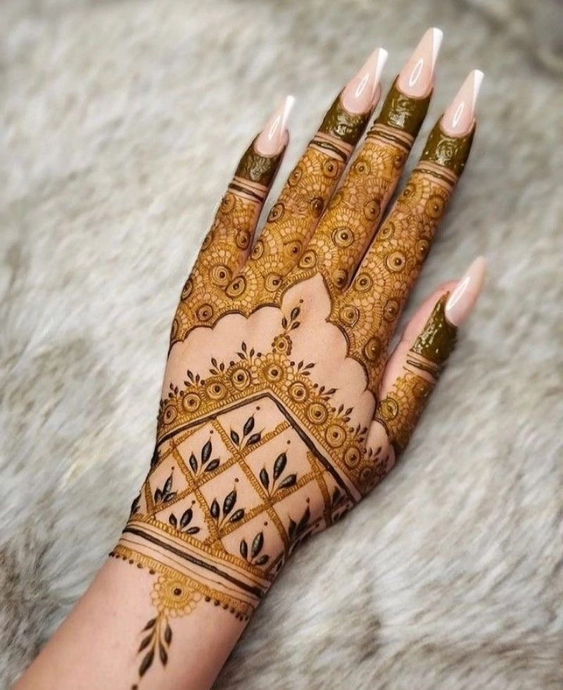 modern mandala mehndi design