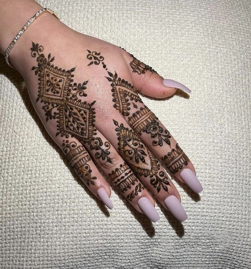 moroccan mehndi front hand