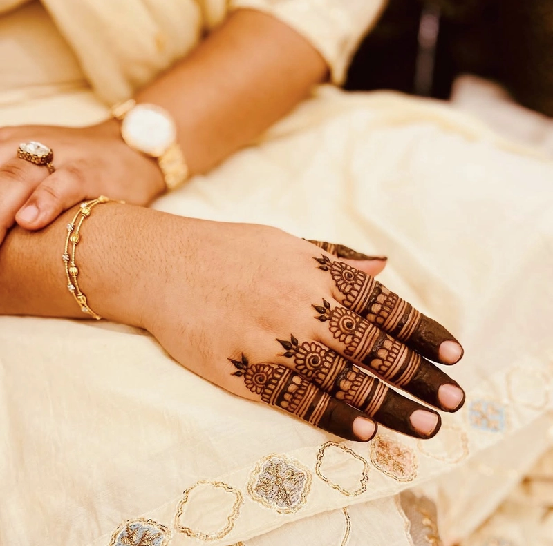 new mehndi design only fingers