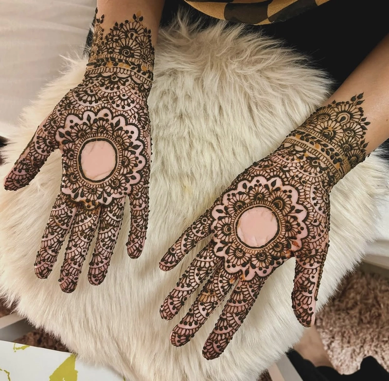 pakistani gol tikki mehndi design