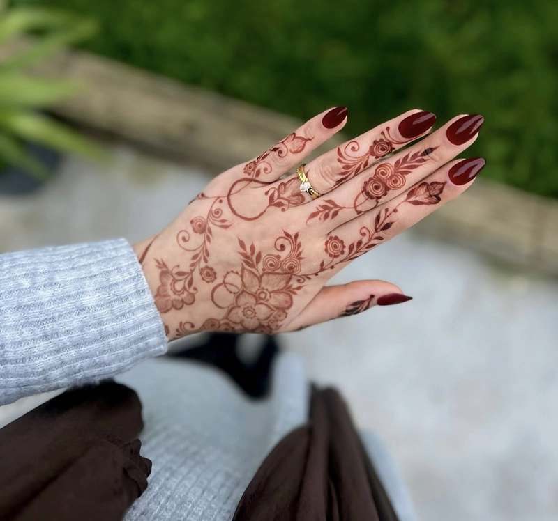 pakistani tikki mehndi design front hand