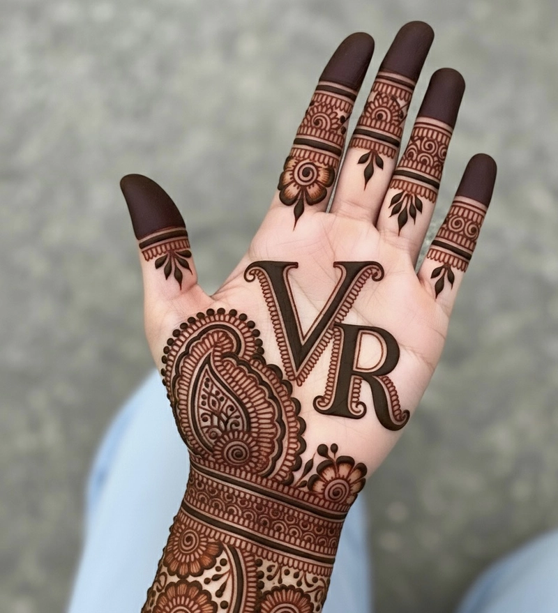 r v name mehndi design