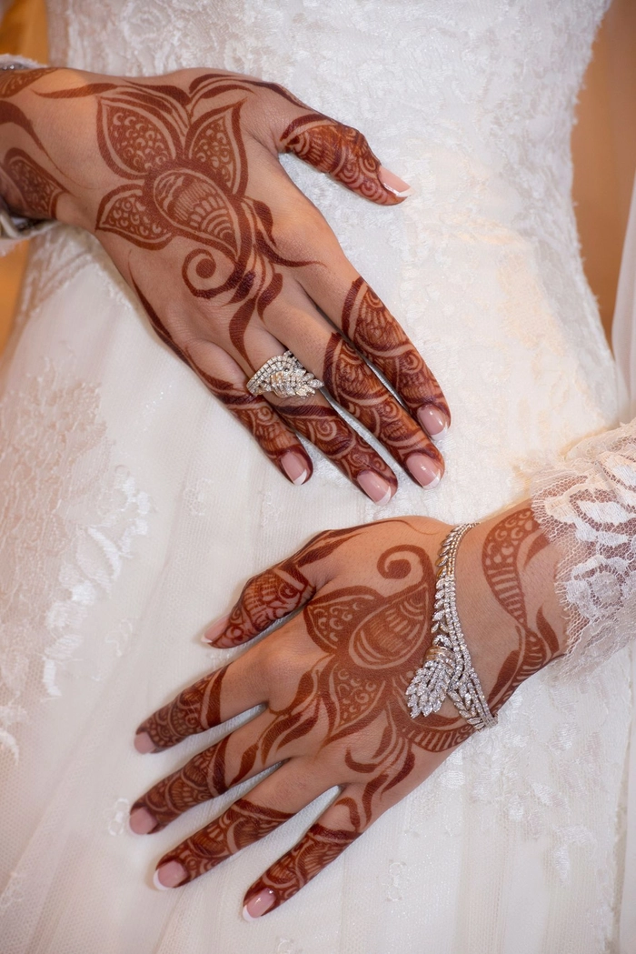 red mehndi cone ingredients