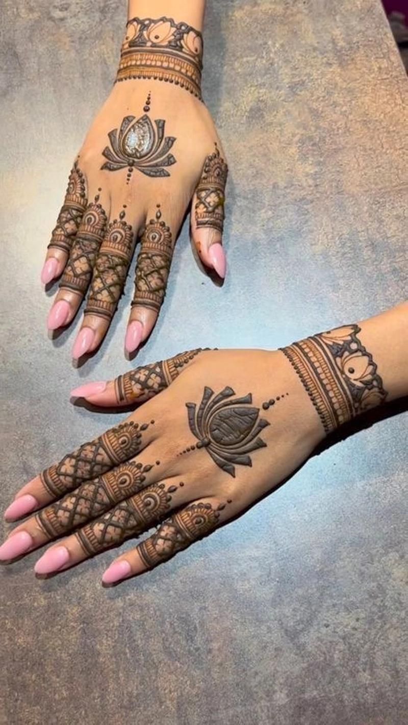 royal lotus mehndi designs
