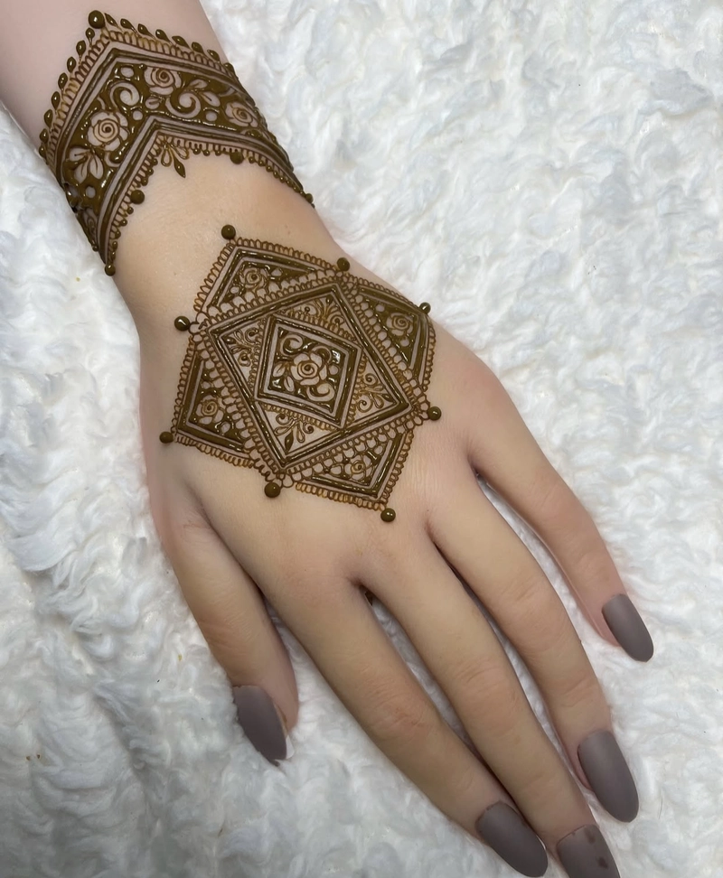 royal peacock mehndi design back hand