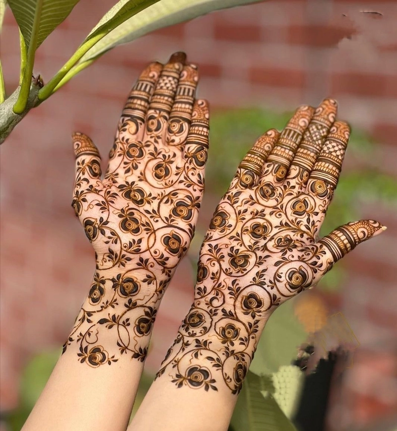 royal stylish back hand mehndi design