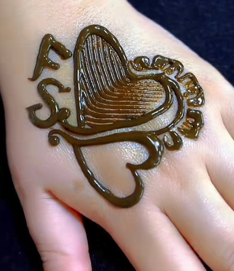 s f mehndi design